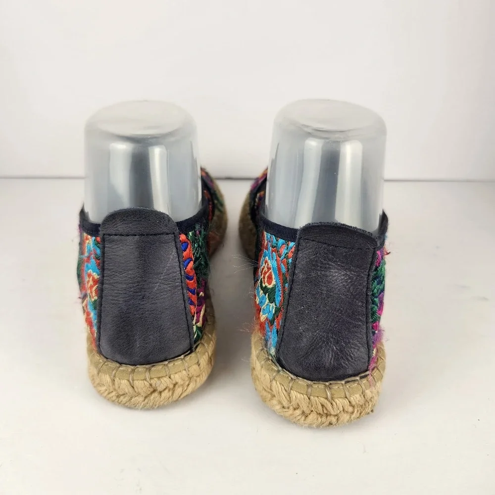 Fabiolas Women's‎ Floral Embroidered Colorful Flat Espadrilles Size 39 (8-8.5)